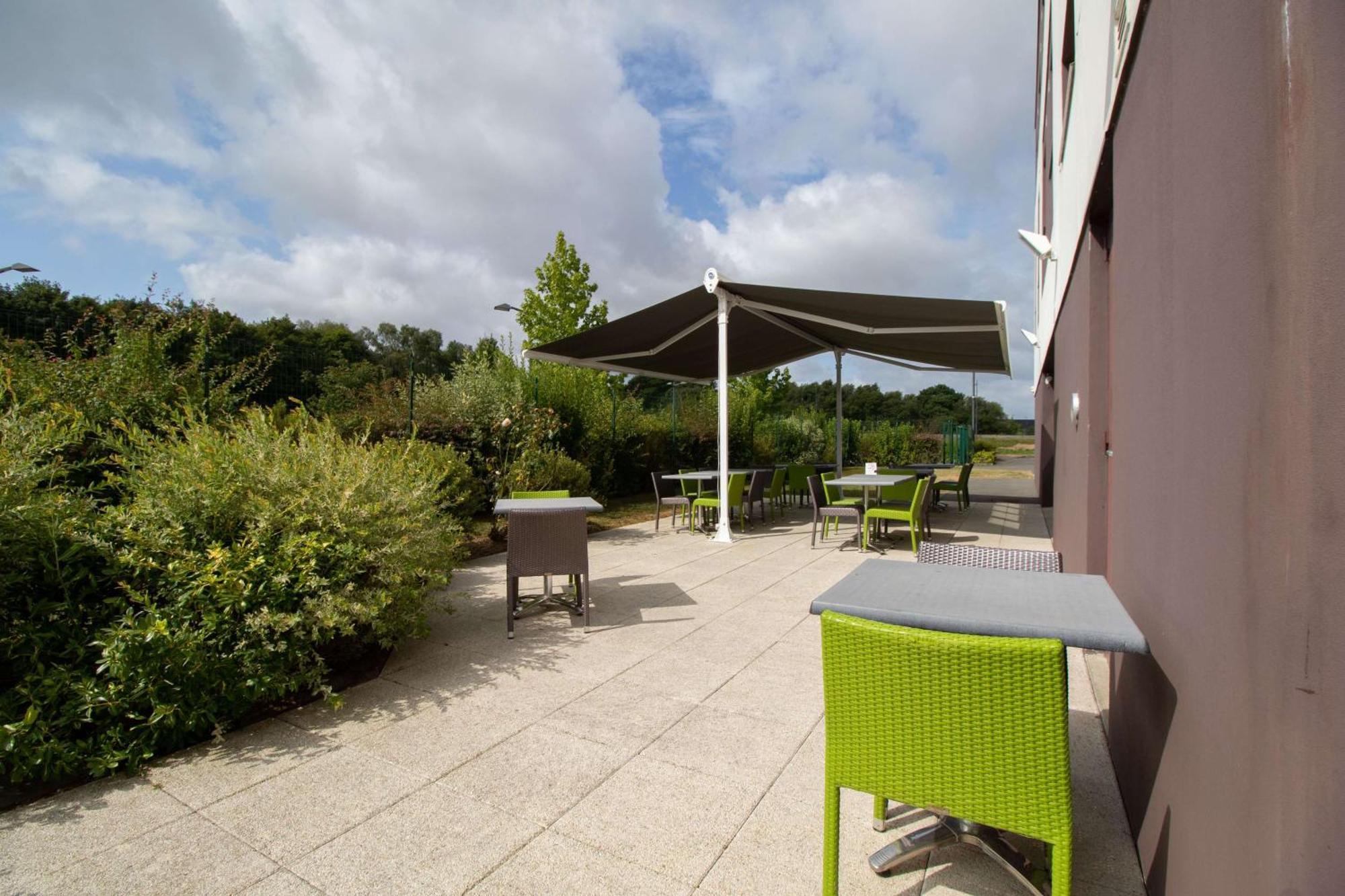 Brit Hotel Saint-Meen-Le-Grand En Broceliande Exteriör bild