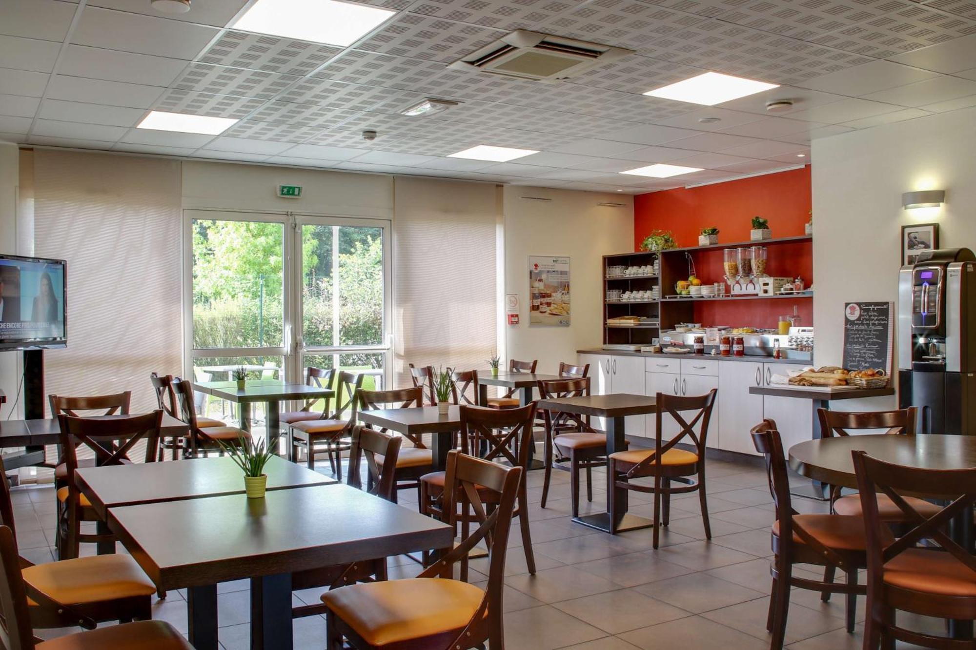 Brit Hotel Saint-Meen-Le-Grand En Broceliande Exteriör bild