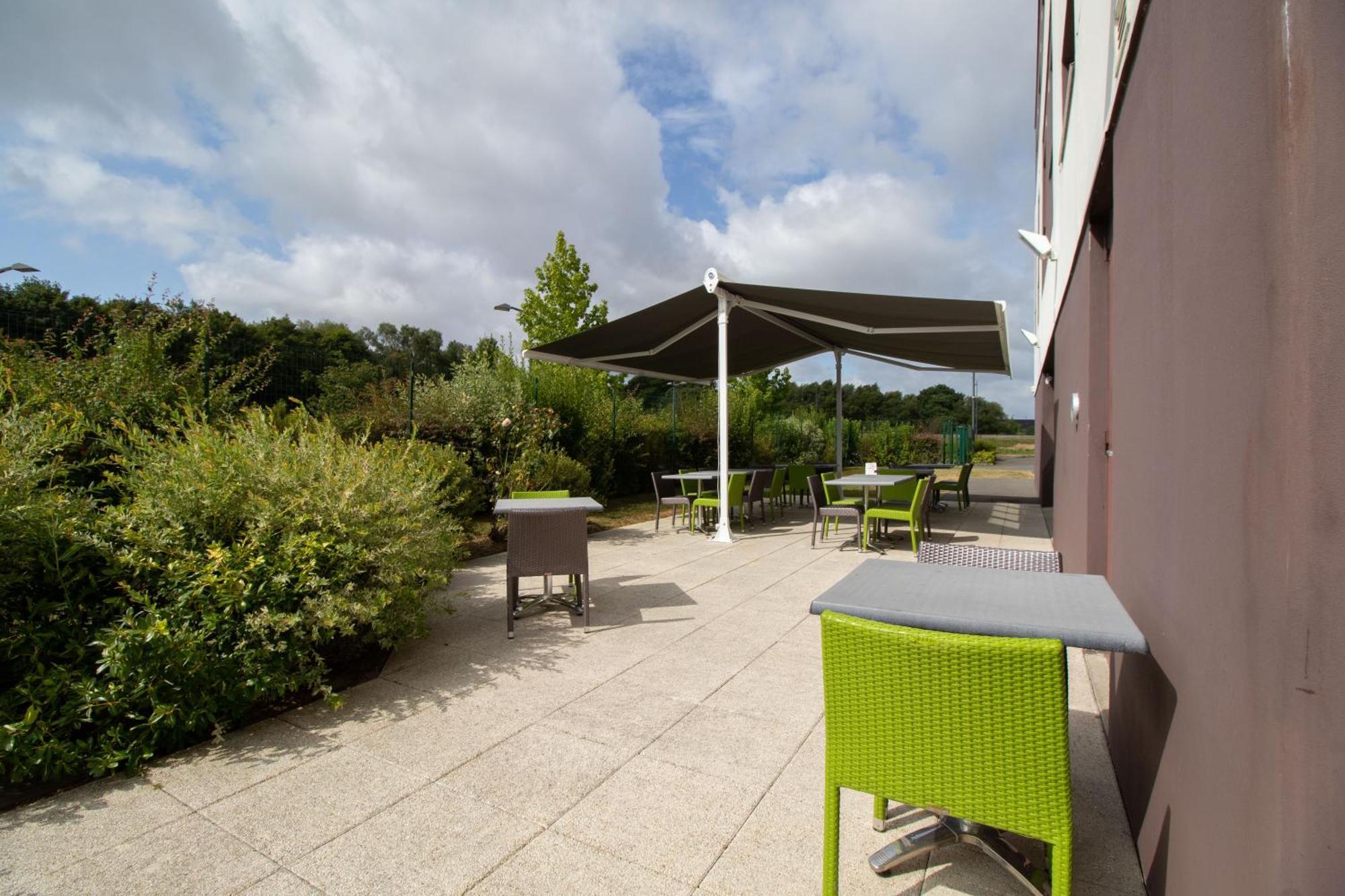 Brit Hotel Saint-Meen-Le-Grand En Broceliande Exteriör bild