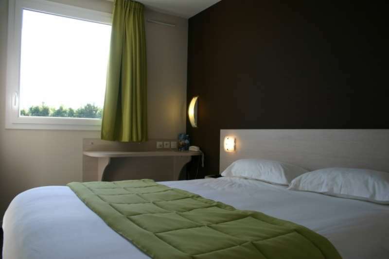 Brit Hotel Saint-Meen-Le-Grand En Broceliande Rum bild